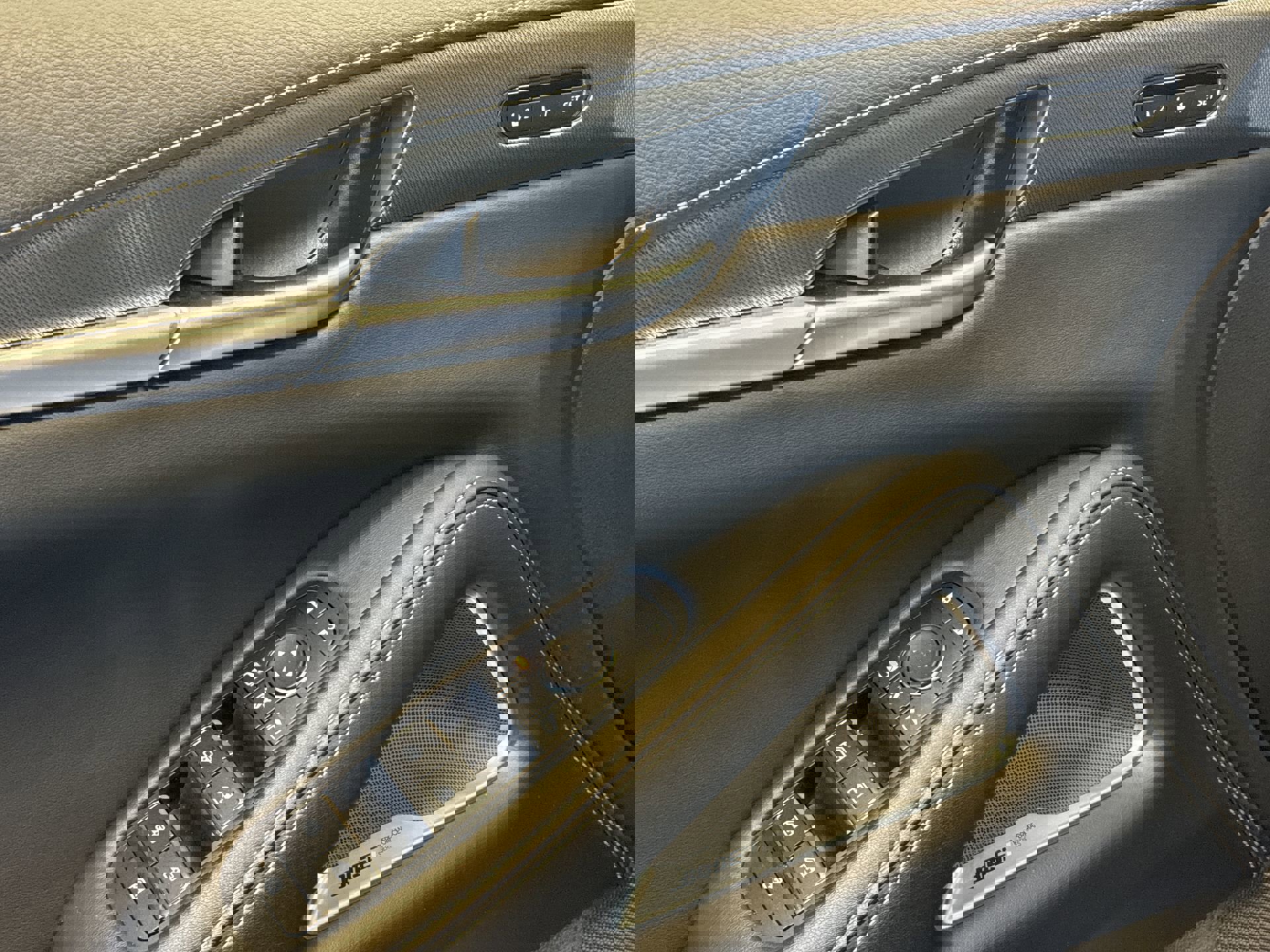 Certified 2025 INFINITI QX60 Luxe w/ Black Edition image 13