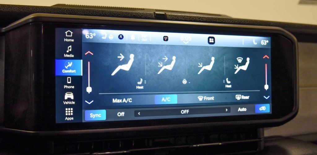 Used 2024 Jeep Wrangler Unlimited w/ Convenience Group image 18