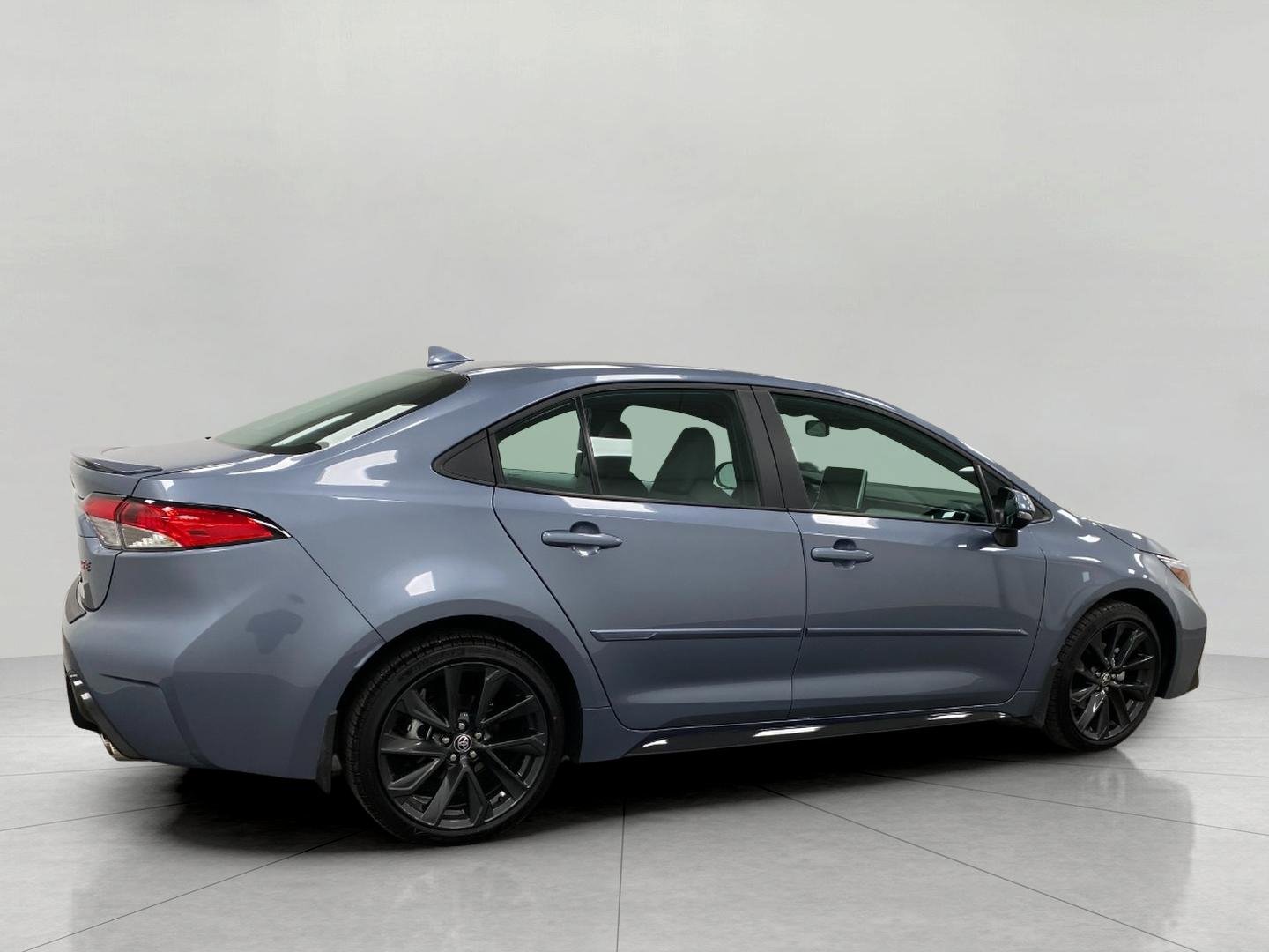 Used 2026 Toyota Corolla SE w/ SE Package image 3