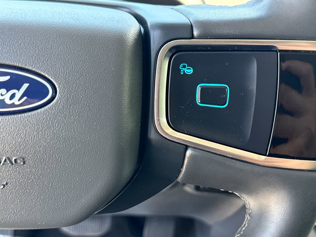 Used 2025 Ford Expedition Active RWD image 16
