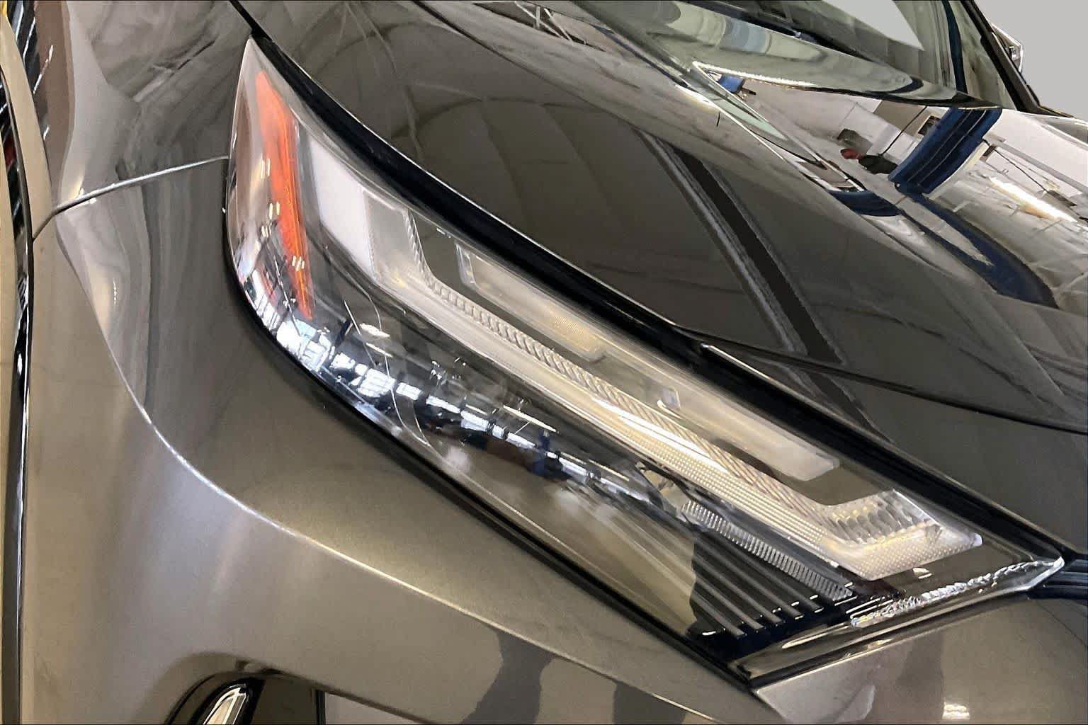 Used 2022 Toyota RAV4 XSE AWD/4WD image 25