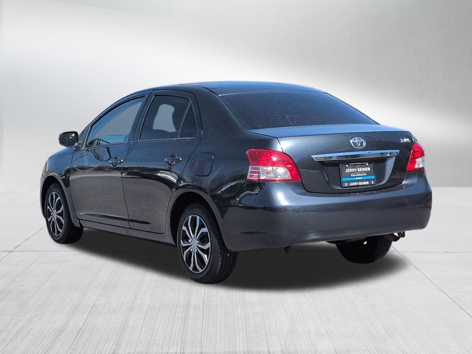 Used 2012 Toyota Yaris Sedan image 3