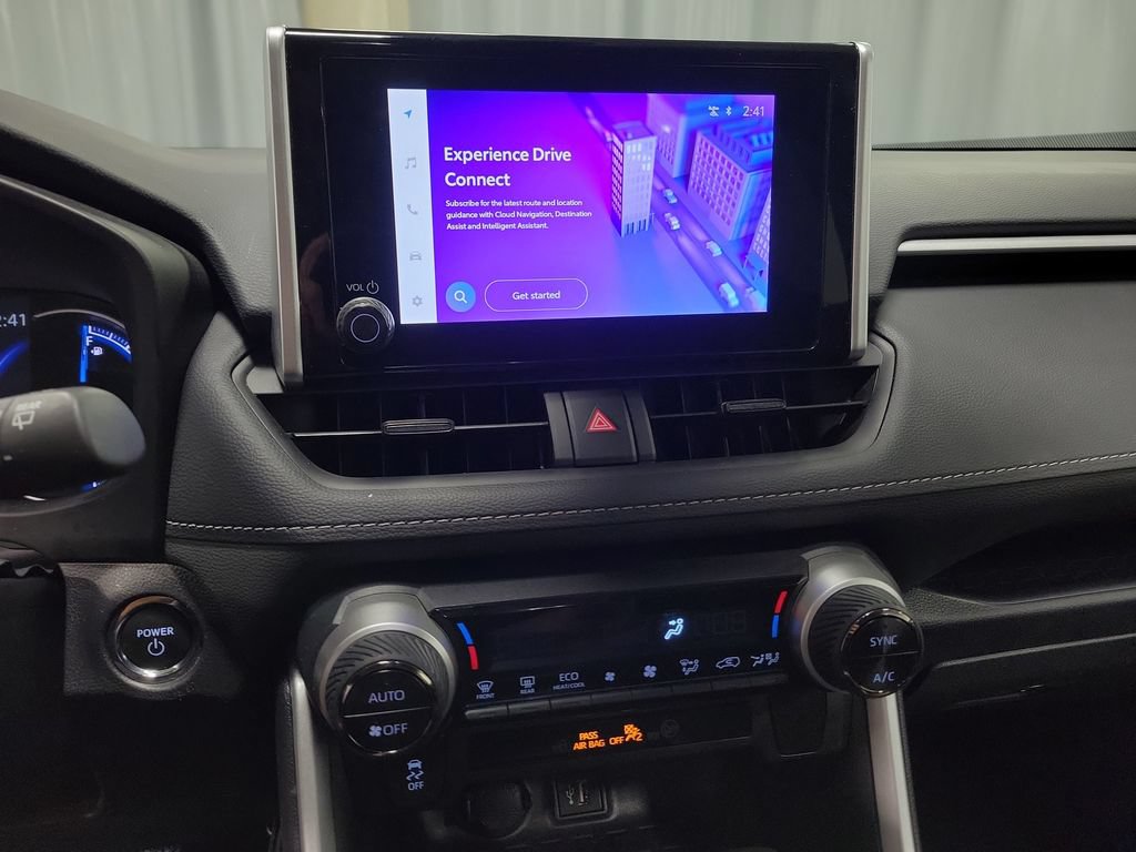 Used 2025 Toyota RAV4 XLE AWD/4WD image 17