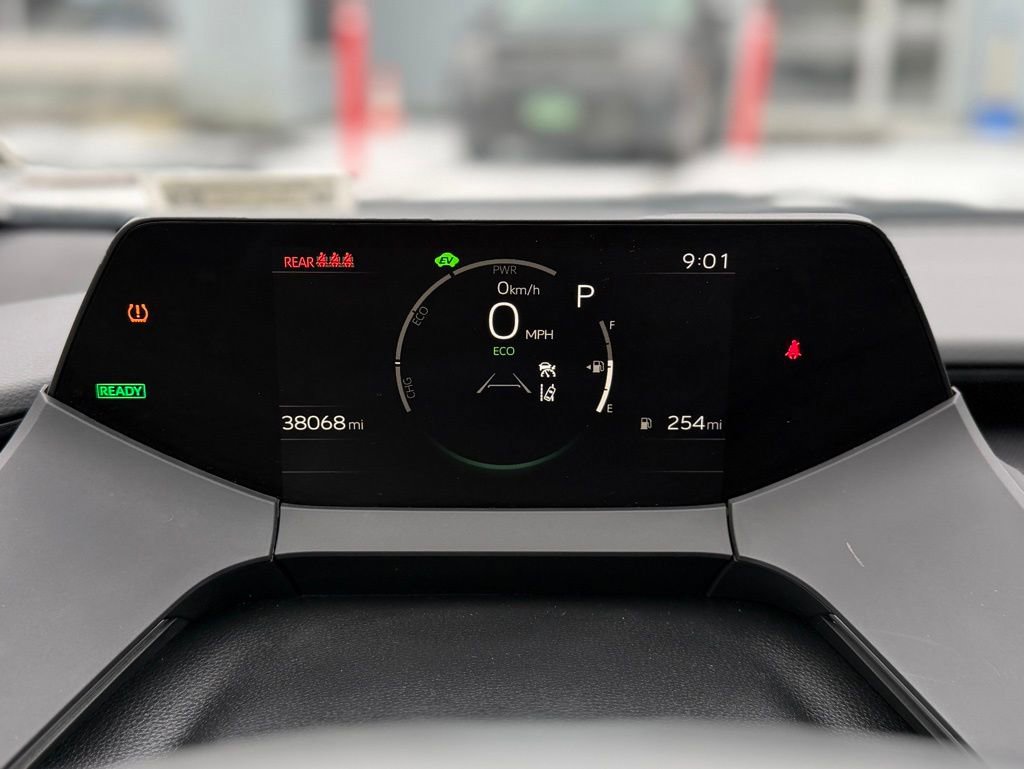 Used 2024 Toyota Prius LE image 12