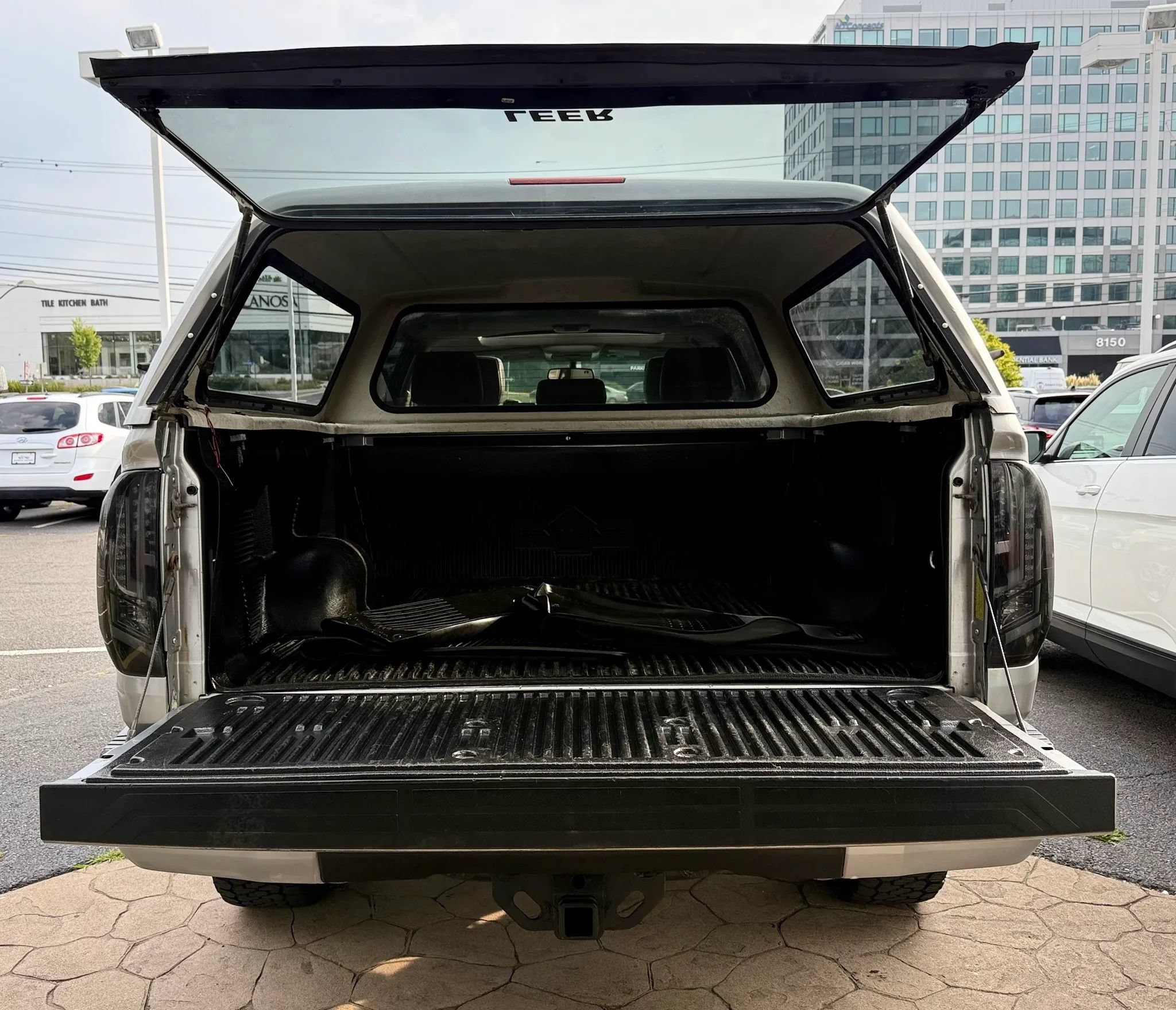 Used 2017 Toyota Tundra Limited w/ Limited Premium Package AWD/4WD image 41