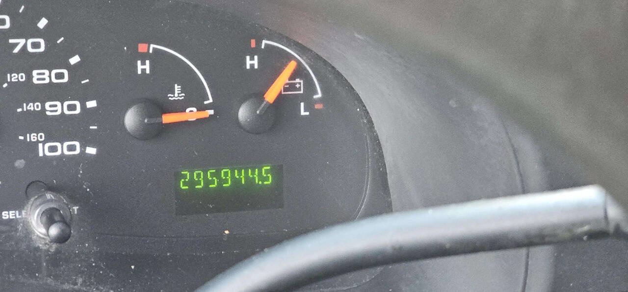 Used 2004 Ford E-250 and Econoline 250 Extended image 8