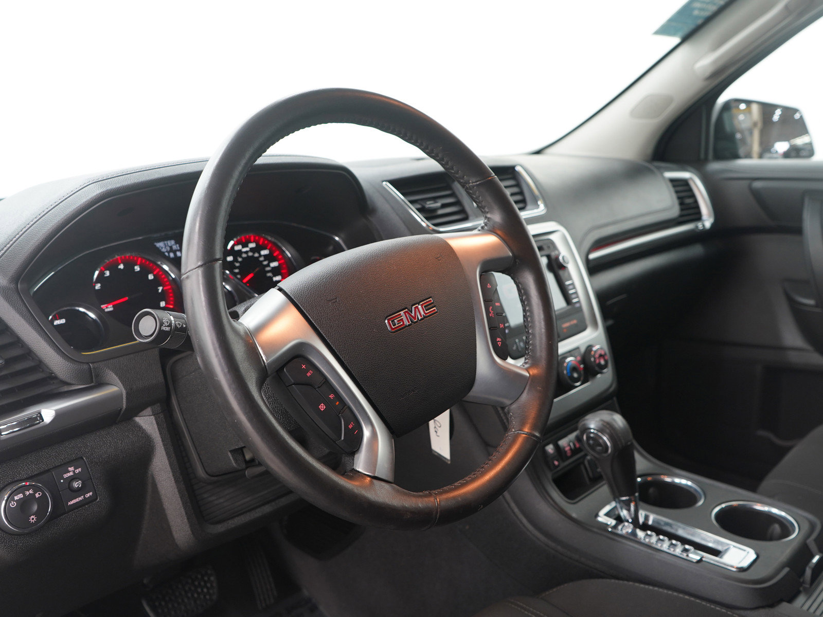 Used 2016 GMC Acadia SLE image 29