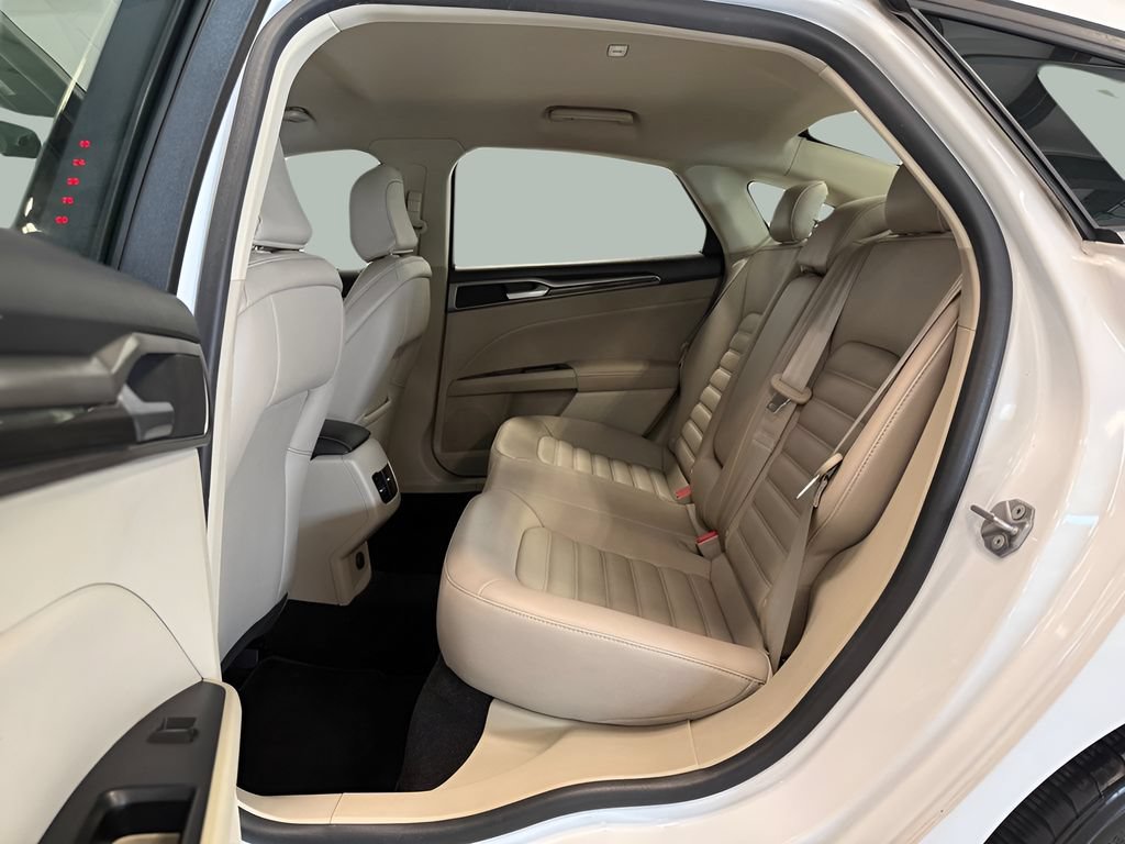 Used 2020 Ford Fusion SEL FWD image 10