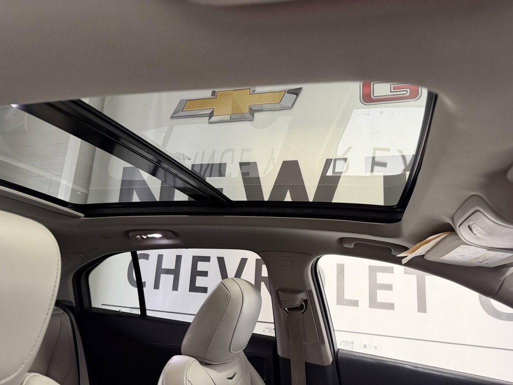 Used 2019 Cadillac XT4 Luxury image 3