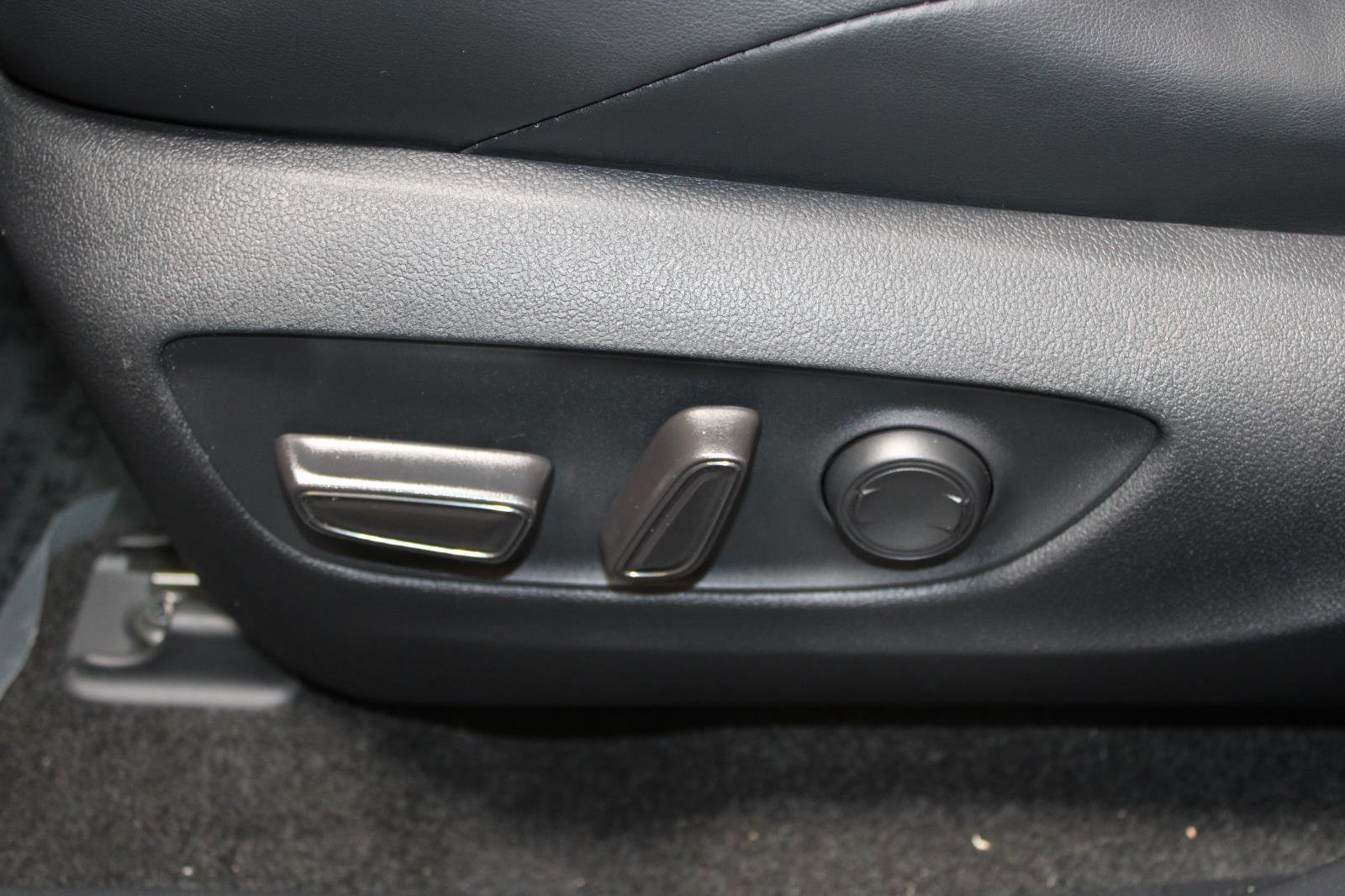 Used 2020 Toyota RAV4 XSE AWD/4WD image 38