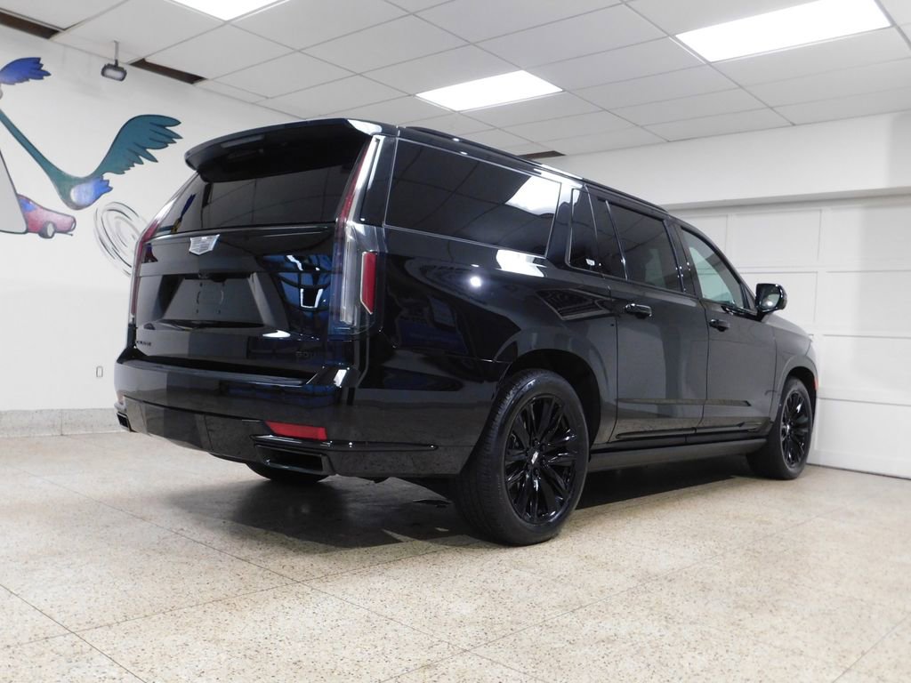 Used 2024 Cadillac Escalade ESV Sport w/ Touring Package AWD/4WD image 7
