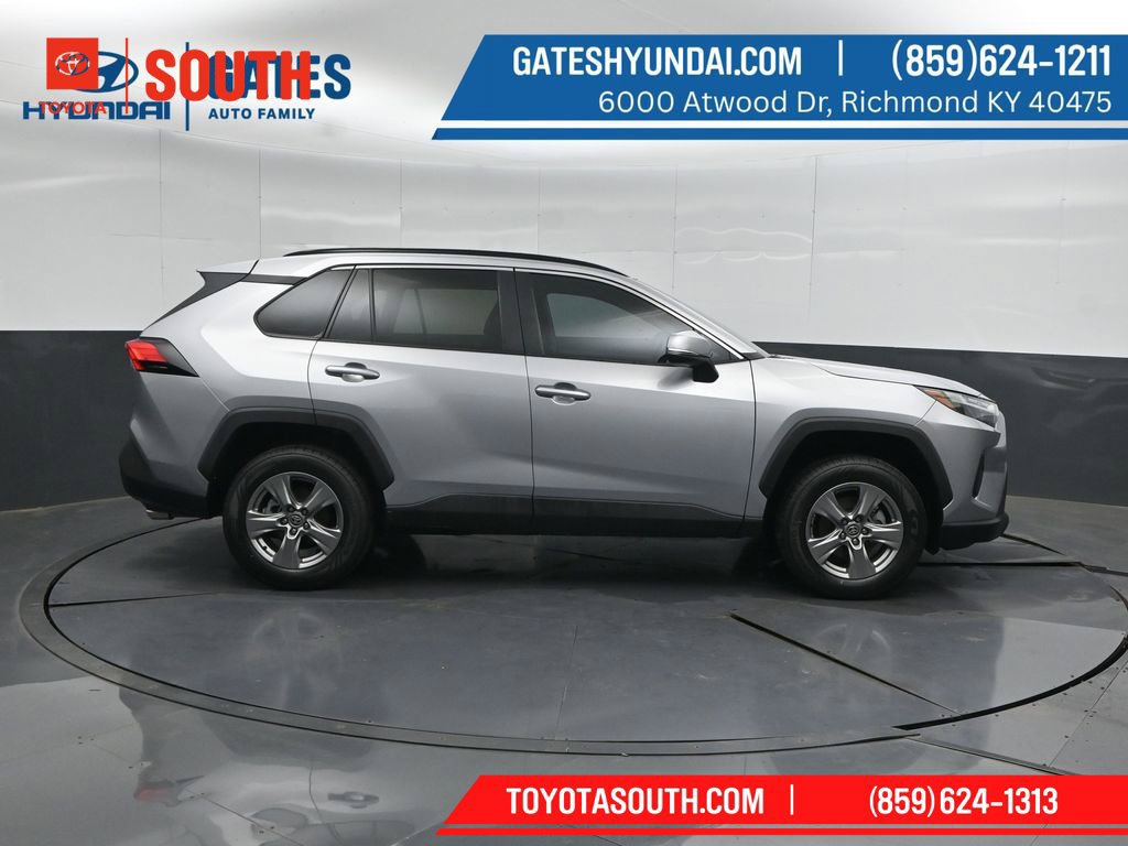 Used 2024 Toyota RAV4 XLE AWD/4WD image 3