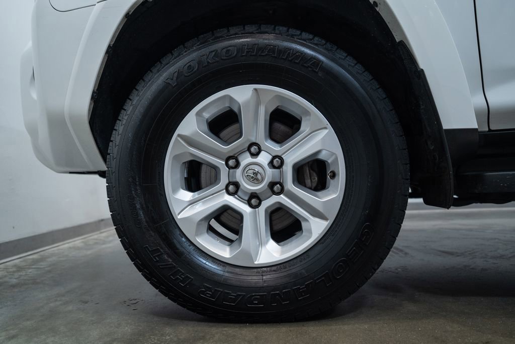 Used 2024 Toyota 4Runner SR5 AWD/4WD image 11