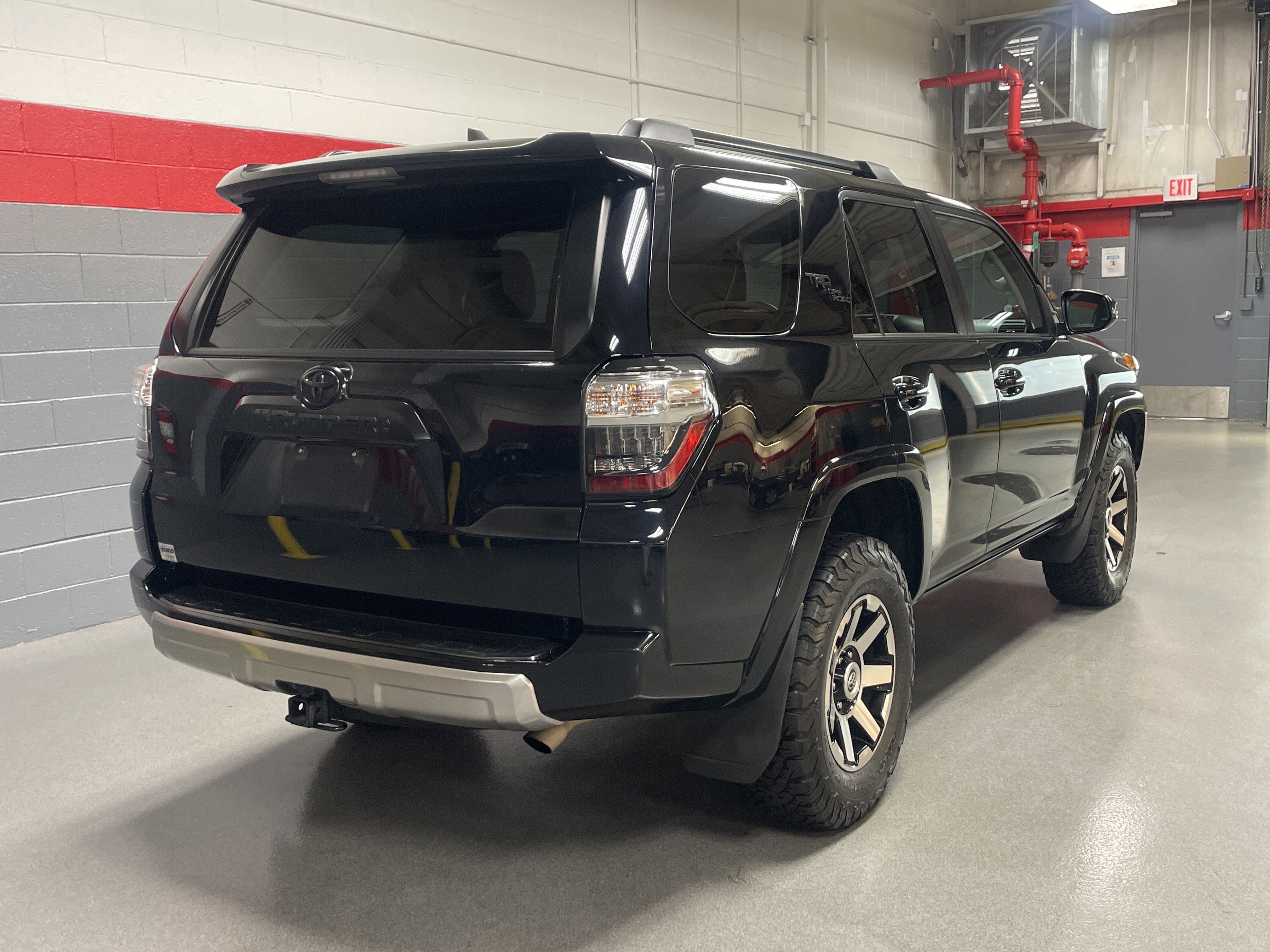 Used 2021 Toyota 4Runner TRD Off-Road Premium w/ Moonroof Package AWD/4WD image 11