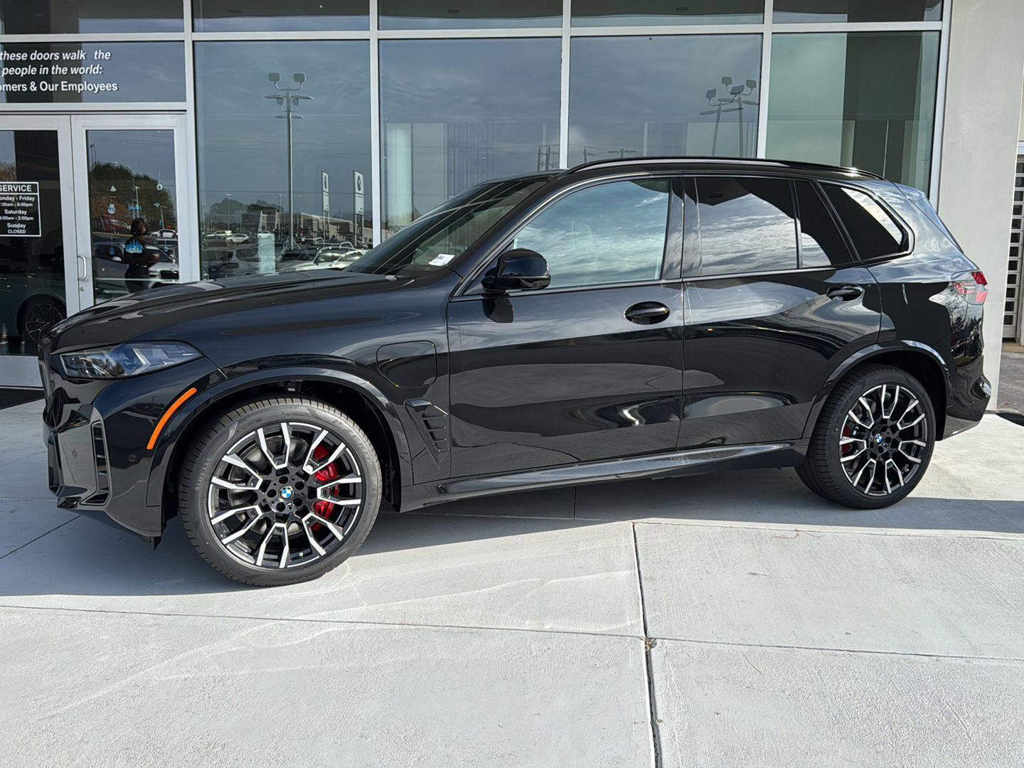 New 2026 BMW X5 xDrive50e image 3