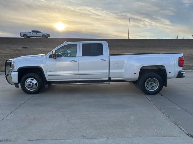 Used 2018 GMC Sierra 3500 Denali w/ Duramax Plus Package image 6