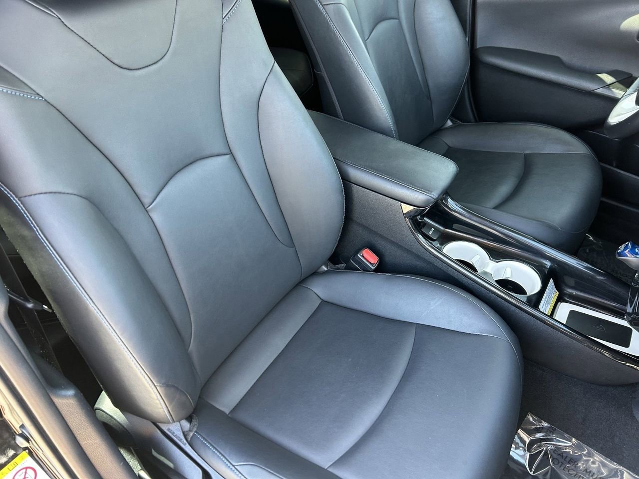 Used 2016 Toyota Prius Three Touring w/ Preferred Accessory Package FWD image 11