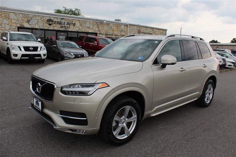Used 2017 Volvo XC90 T5 Momentum AWD/4WD image 3