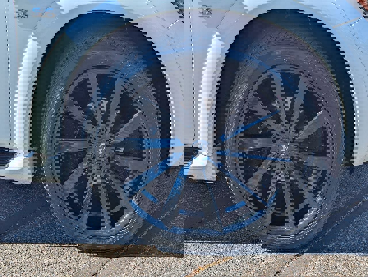 Used 2016 INFINITI QX80 2WD w/ Deluxe Technology Package image 10