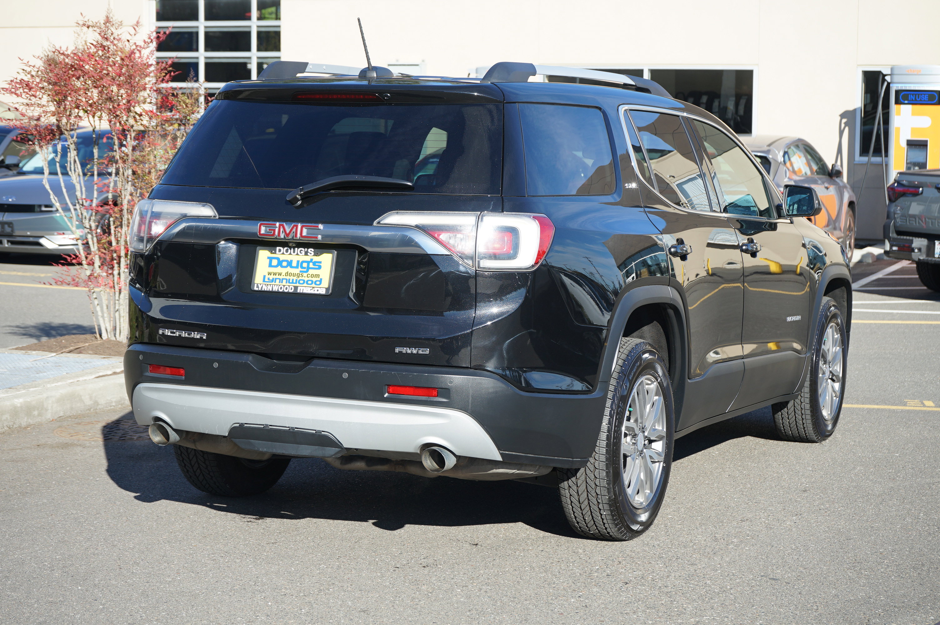 Used 2019 GMC Acadia SLE image 3