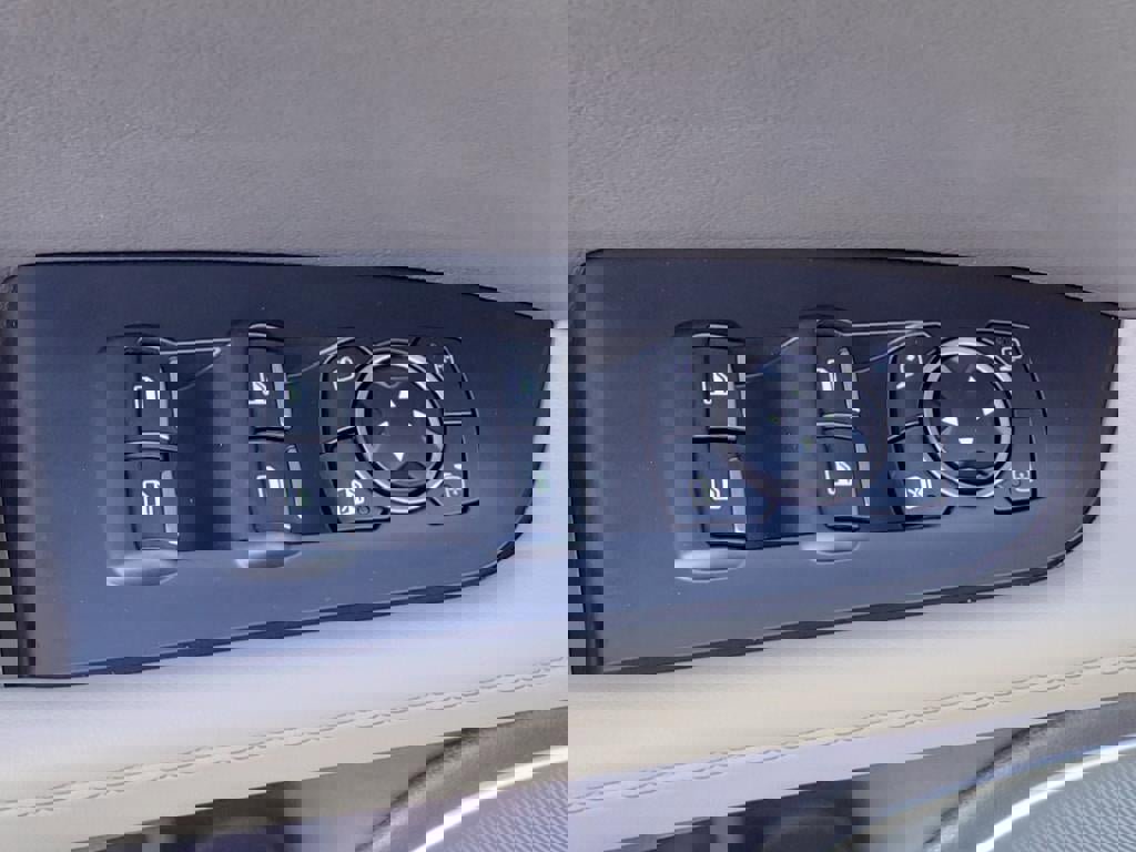 New 2023 Lincoln Nautilus Reserve w/ Equipment Group 202A image 38