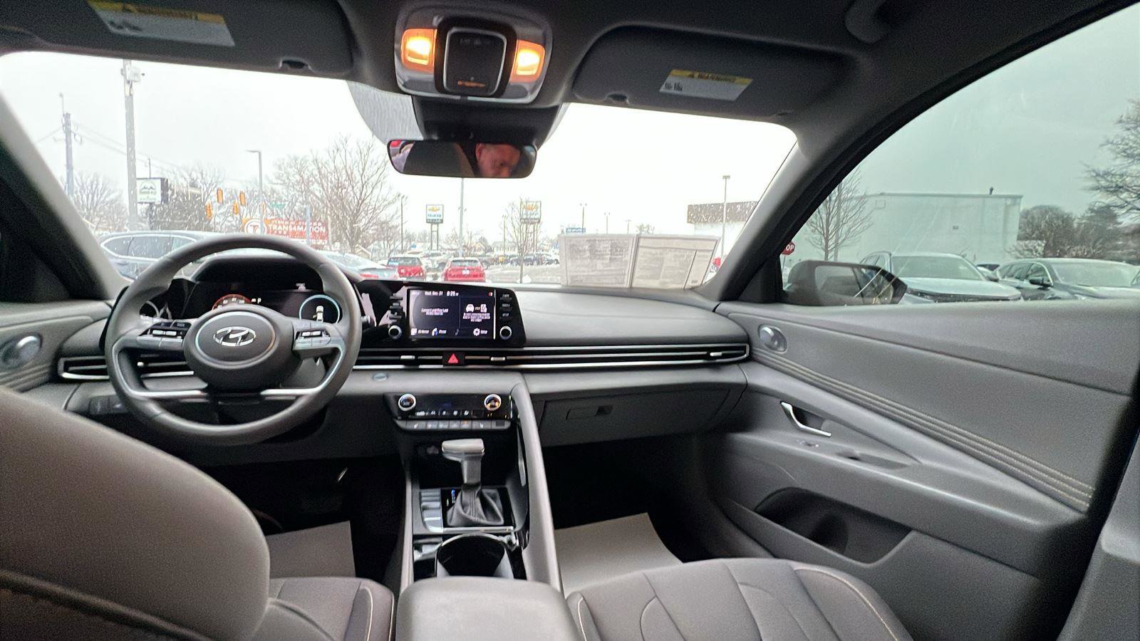 Used 2021 Hyundai Elantra SEL w/ Convenience Package image 19