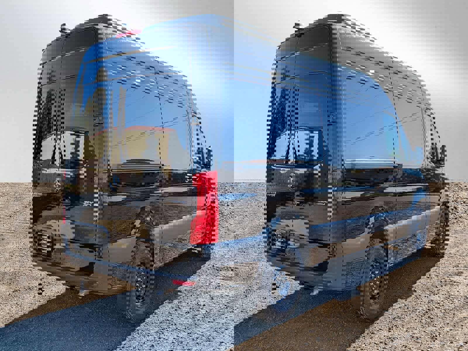 Used 2024 Mercedes-Benz Sprinter 2500 image 3