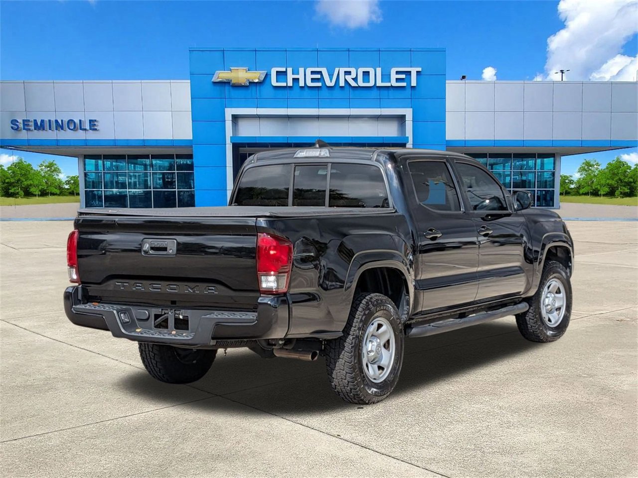 Used 2022 Toyota Tacoma SR image 4