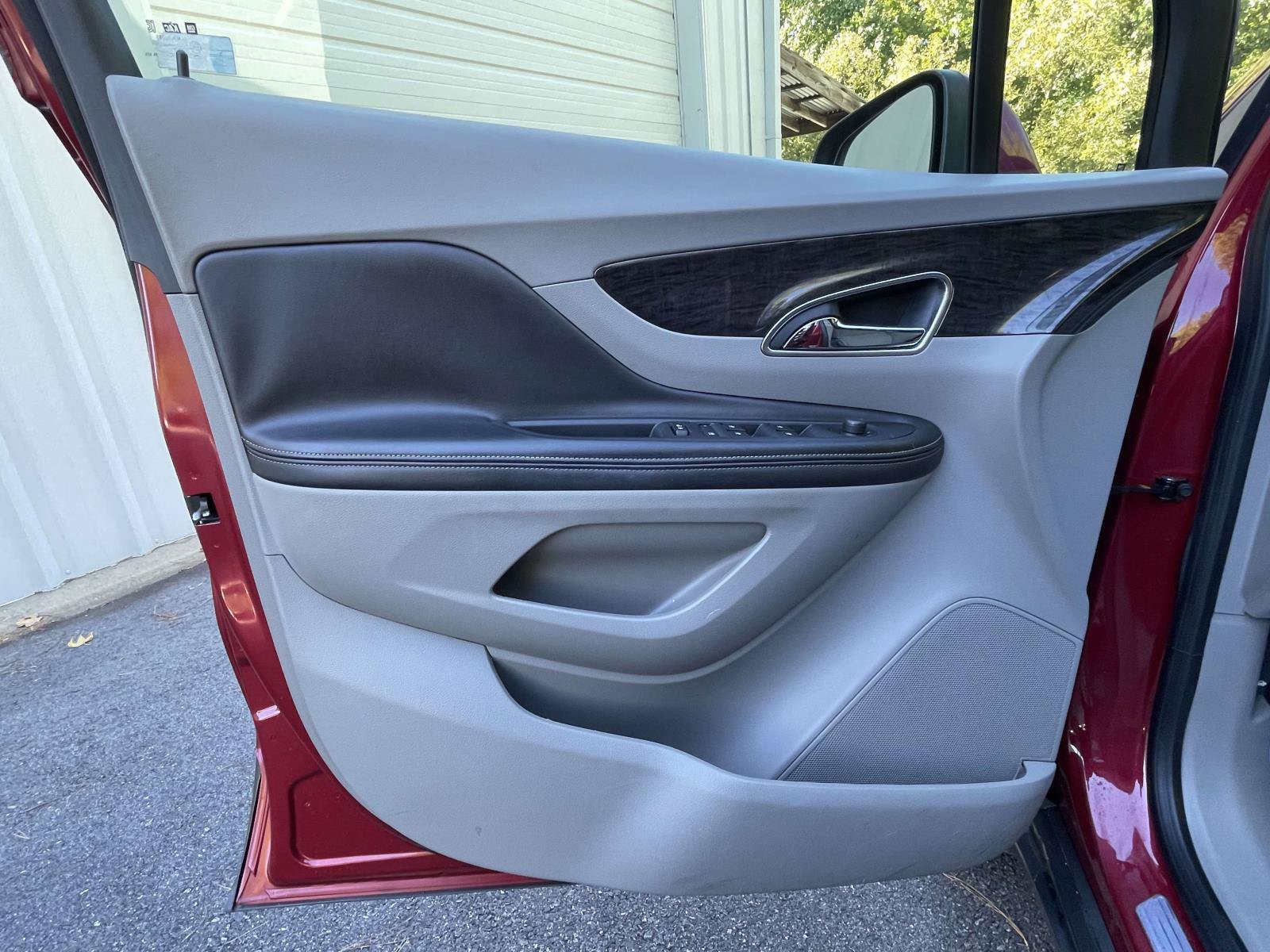 Used 2015 Buick Encore FWD image 18