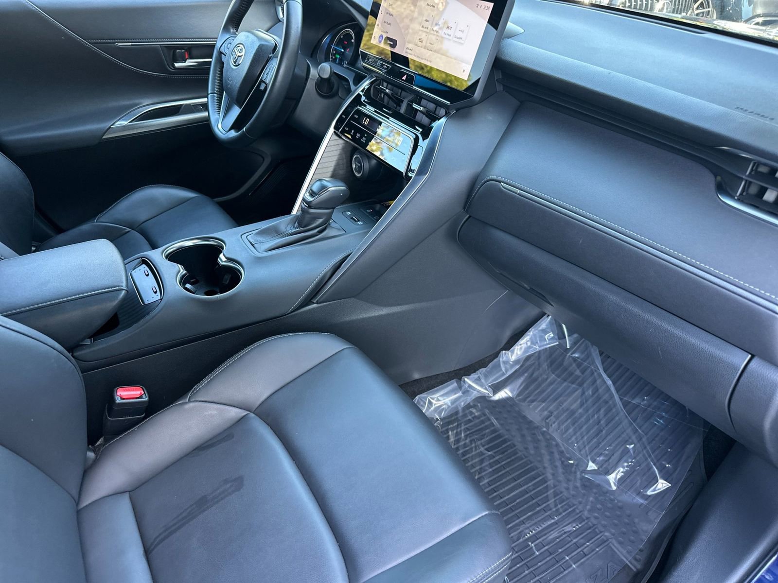 Used 2024 Toyota Venza XLE AWD/4WD image 16