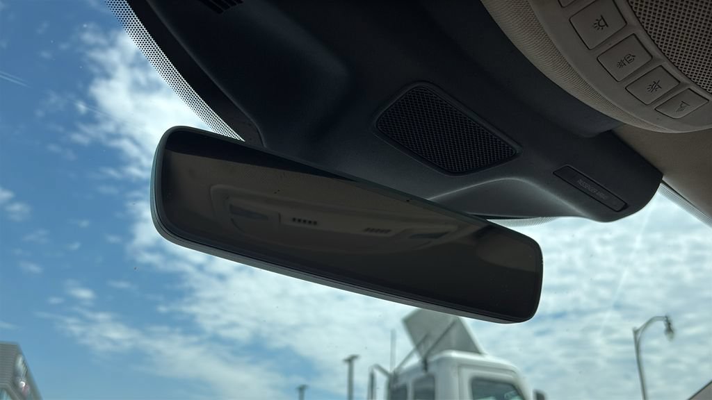 Used 2021 Lincoln Nautilus AWD image 23