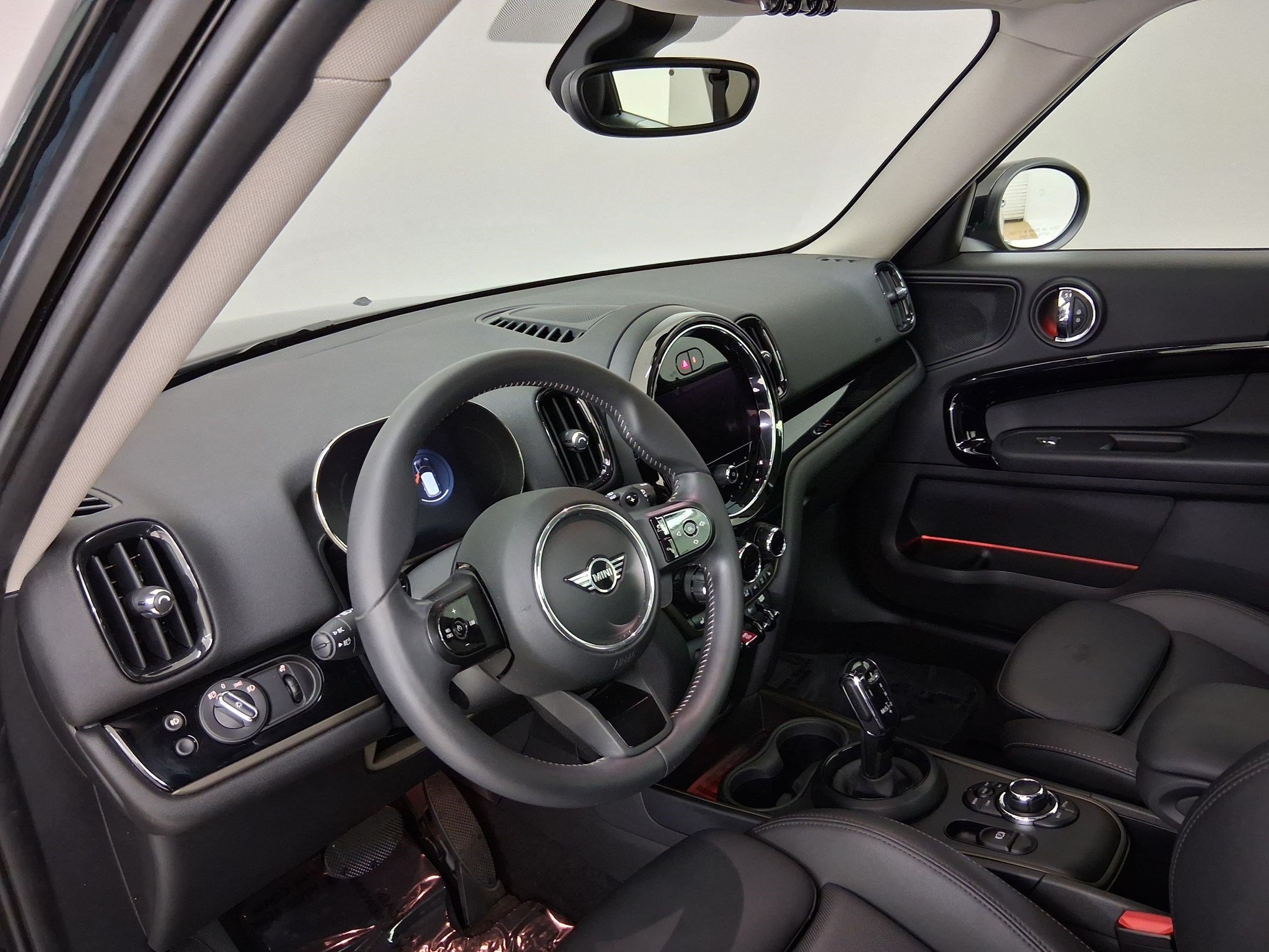 Used 2024 MINI Cooper Countryman S FWD image 2