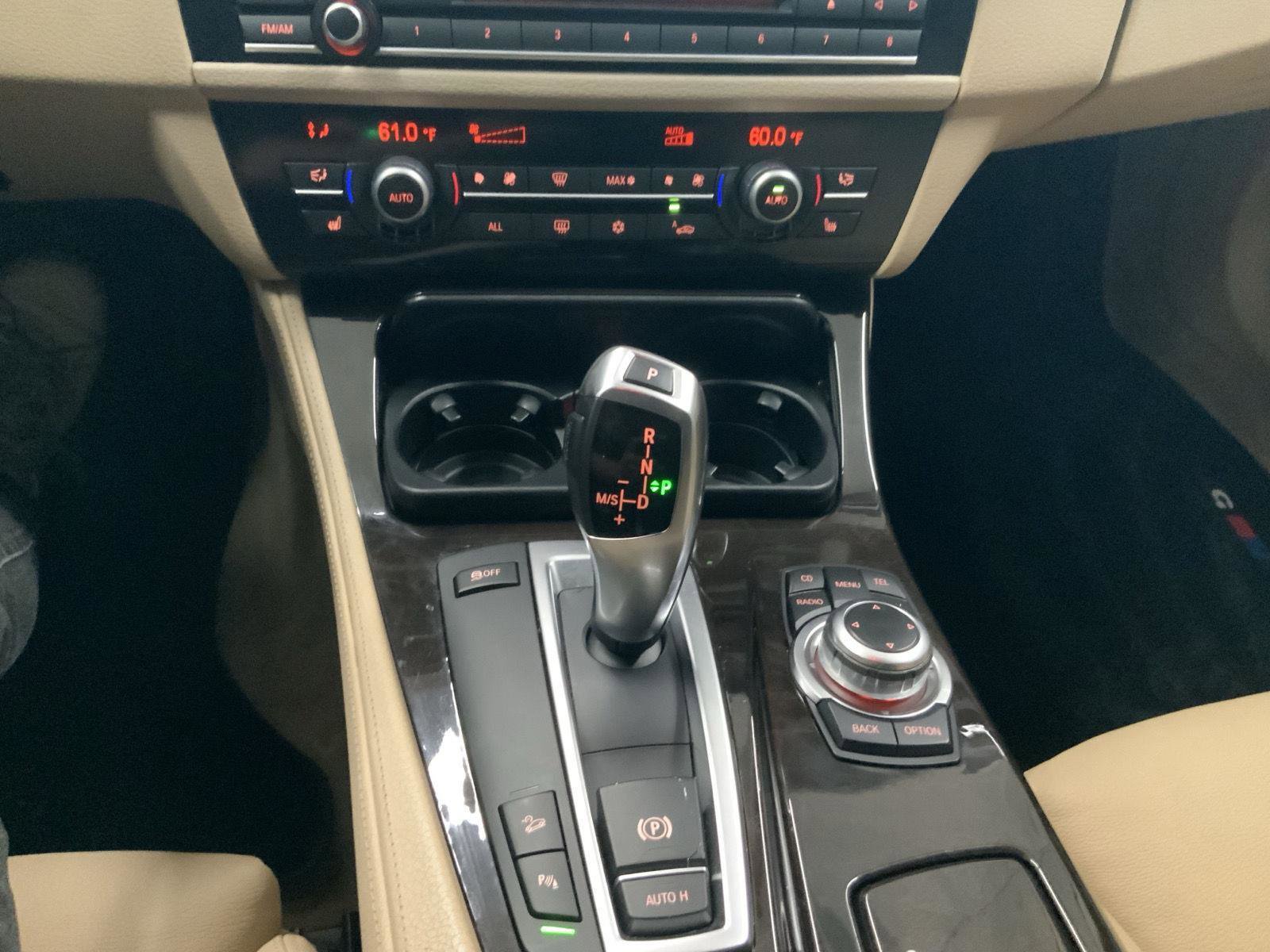 Used 2011 BMW 550i xDrive Sedan AWD/4WD image 21