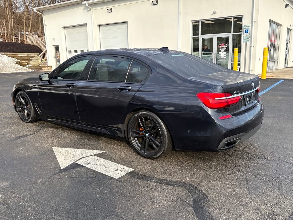 Used 2016 BMW 750i xDrive image 3
