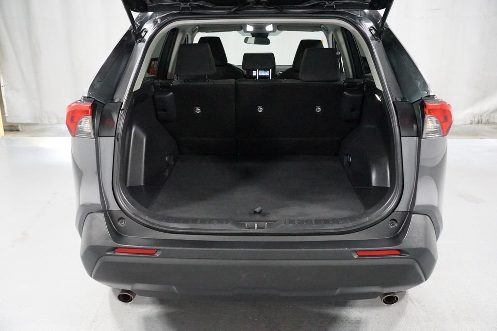 Used 2022 Toyota RAV4 LE FWD image 32