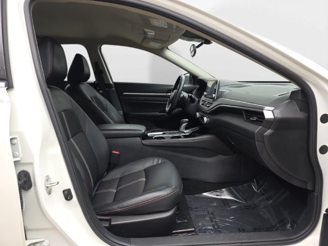 Used 2025 Nissan Altima 2.5 SR FWD image 37