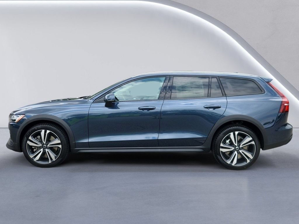 New 2026 Volvo V60 B5 Cross Country Plus w/ Protection Package Premier AWD/4WD image 6