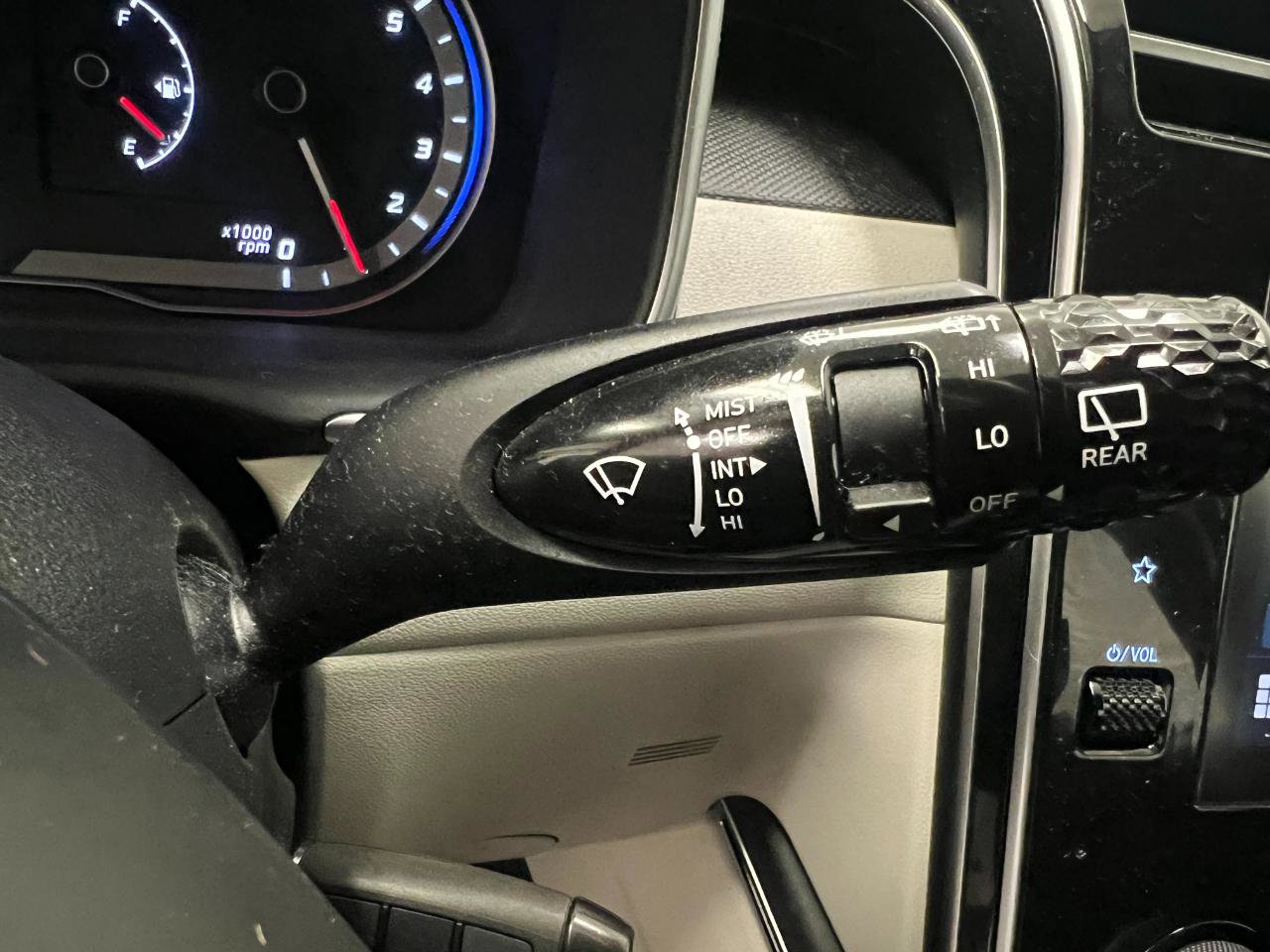 Used 2024 Hyundai Tucson SE image 40