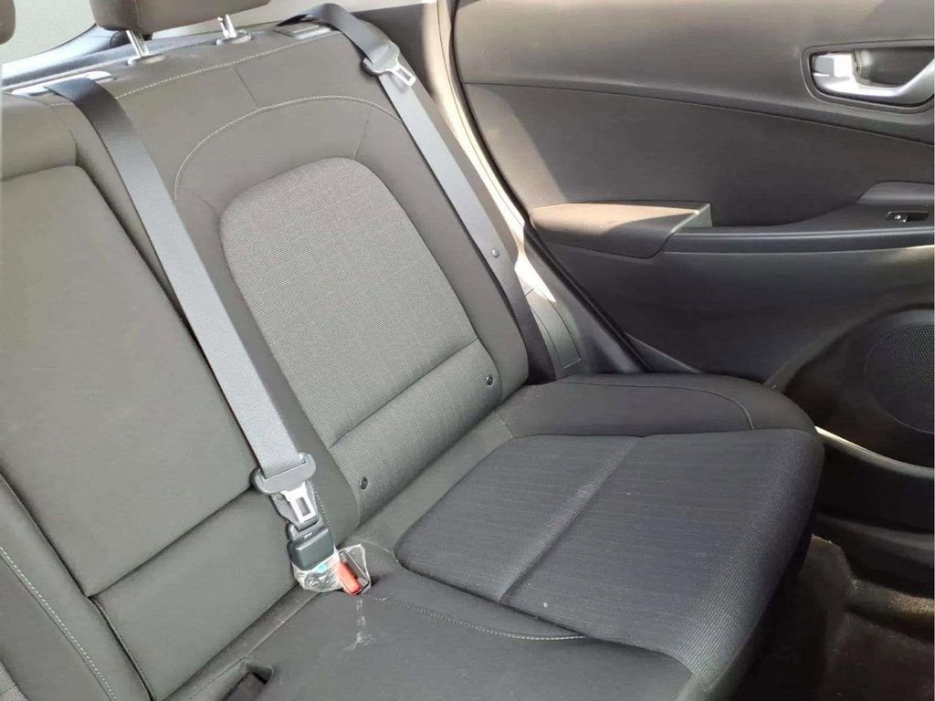 Used 2023 Hyundai Kona SEL w/ Convenience Package image 17