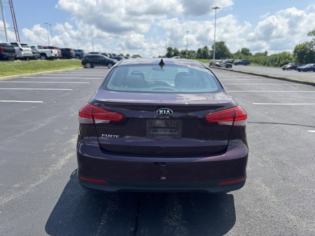 Used 2017 Kia Forte LX image 4
