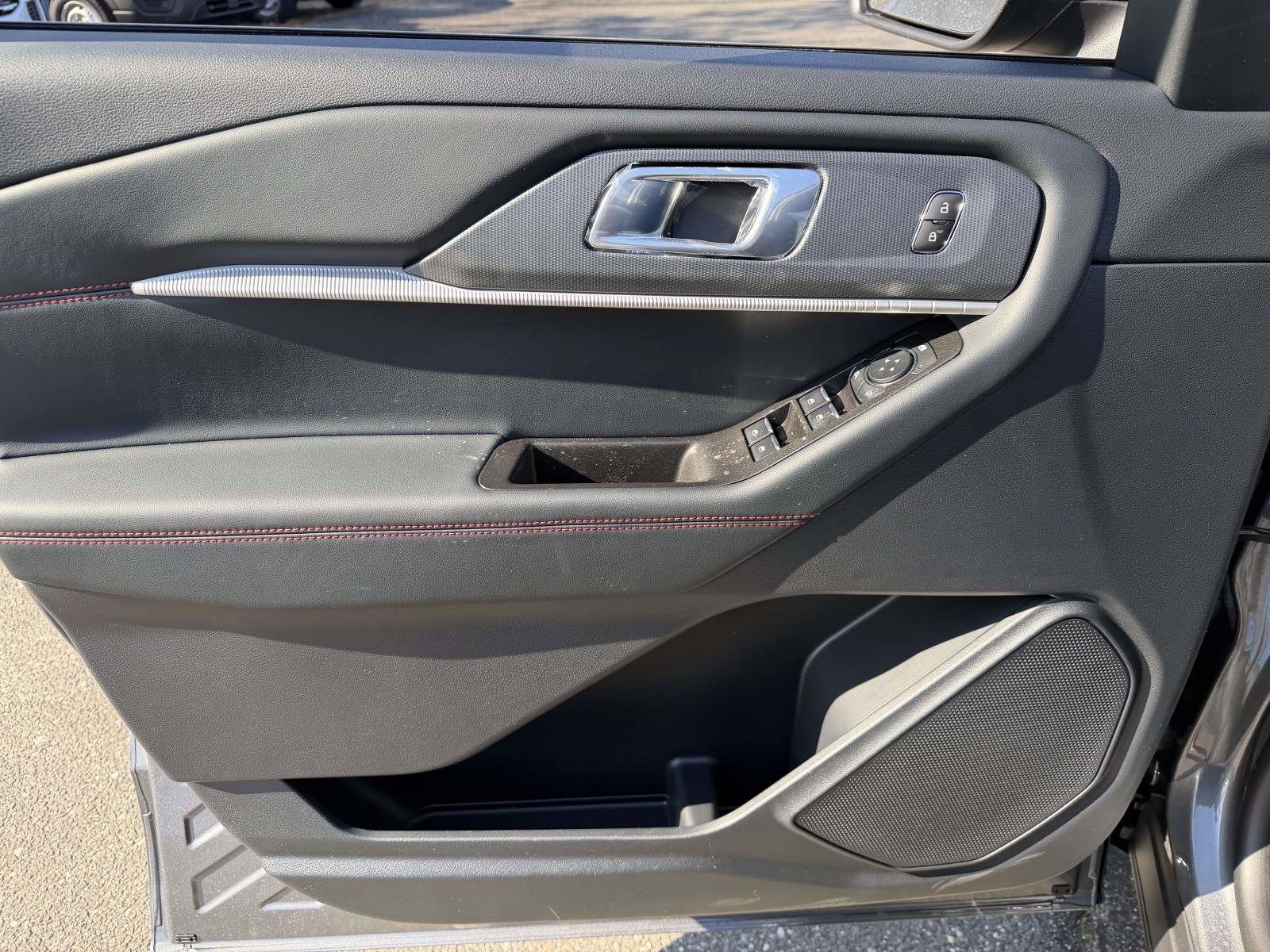 New 2026 Ford Explorer ST-Line AWD/4WD image 14