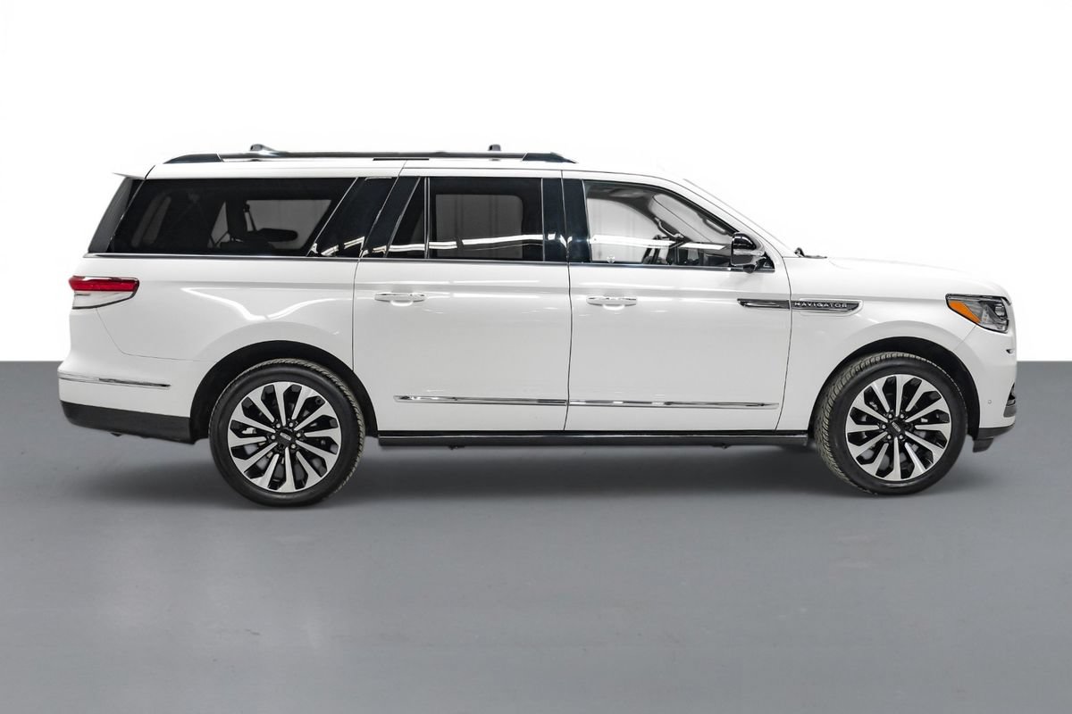 Used 2022 Lincoln Navigator L Reserve AWD/4WD image 5