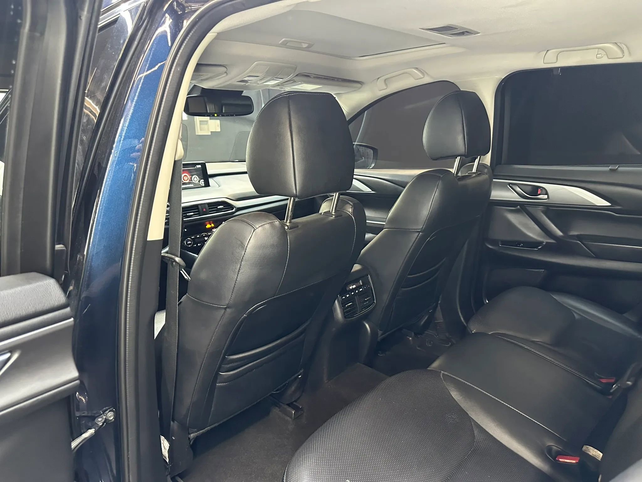 Used 2018 MAZDA CX-9 Touring w/ Touring Premium Package AWD/4WD image 21