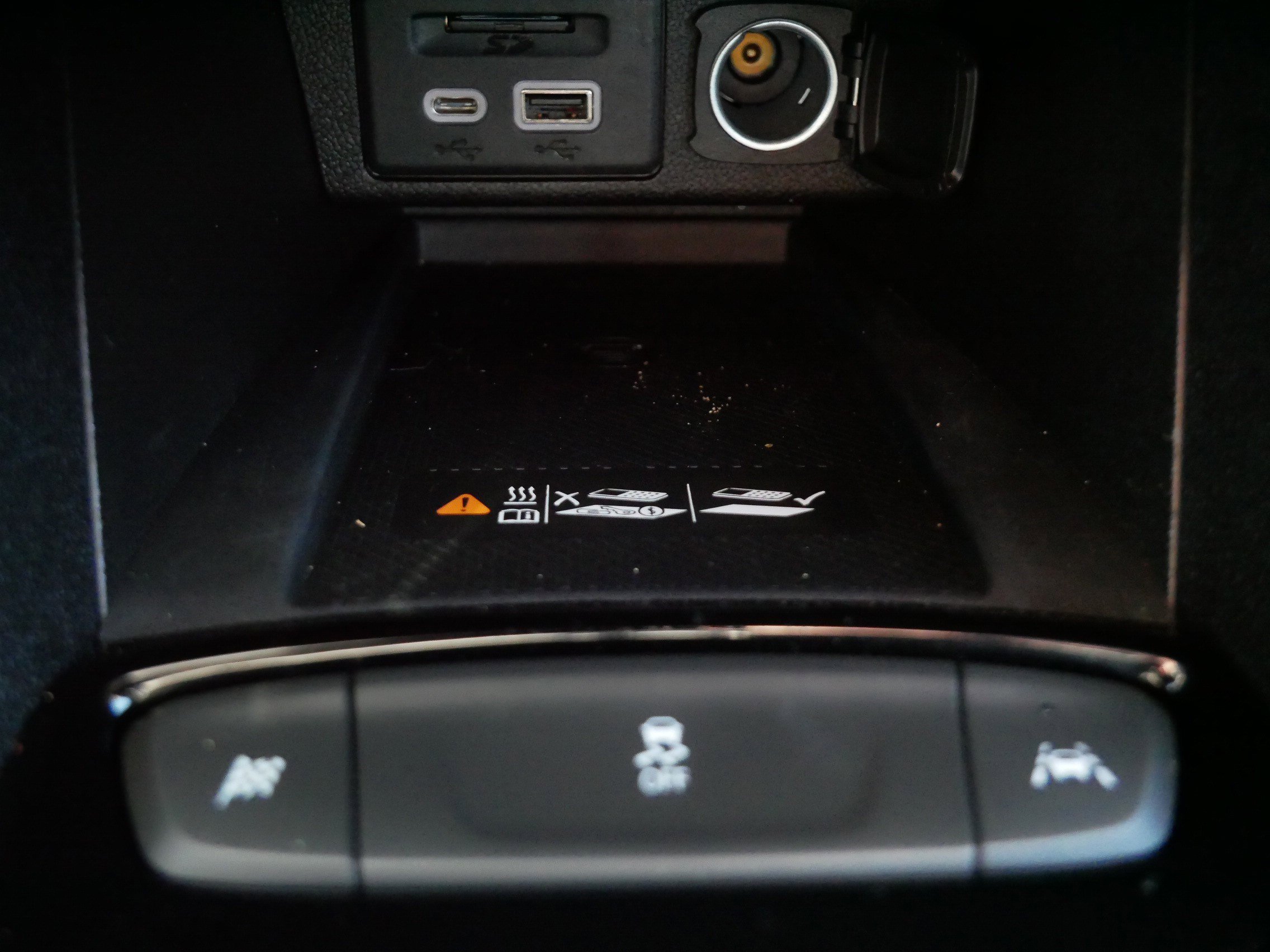 Used 2022 Chevrolet Bolt EUV Premier w/ Sun & Sound Package image 31