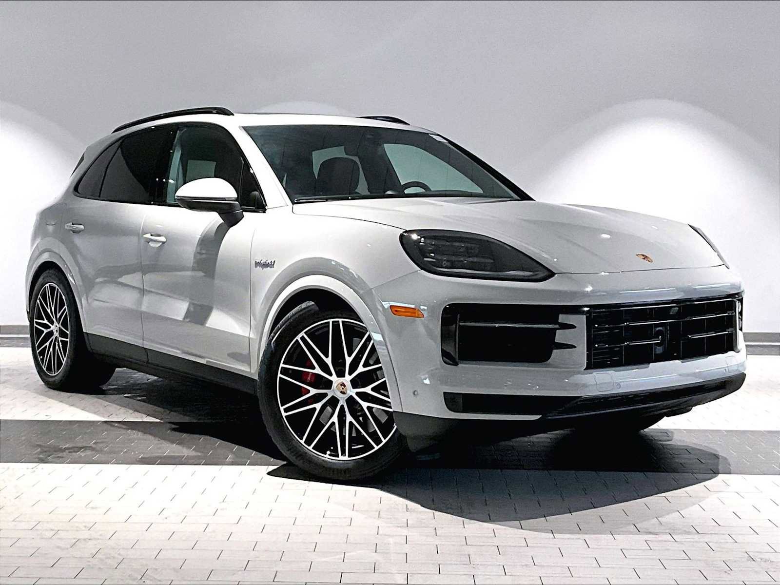 Used 2026 Porsche Cayenne S image 12