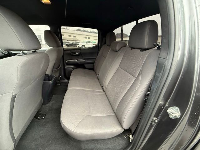 Used 2019 Toyota Tacoma TRD Sport w/ Technology Package image 14