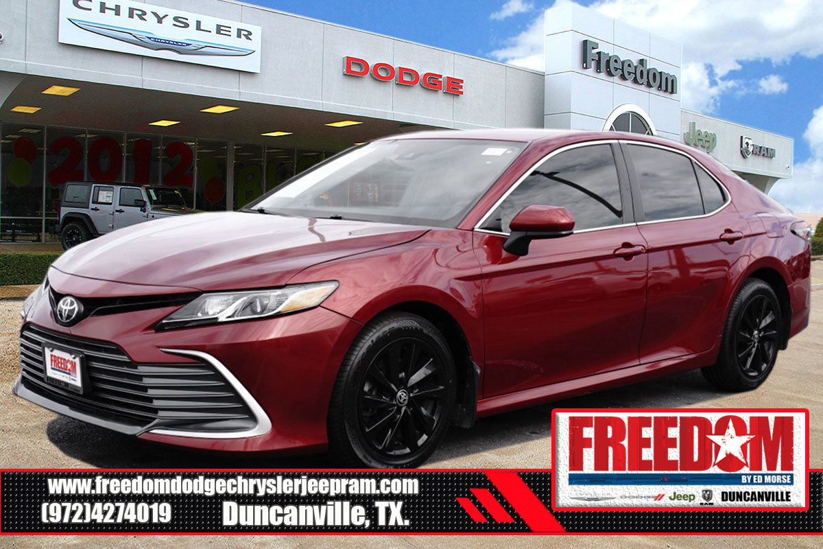 Used 2022 Toyota Camry LE image 1