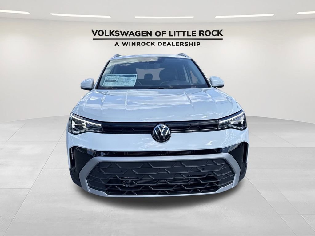 New 2025 Volkswagen Taos SE image 2