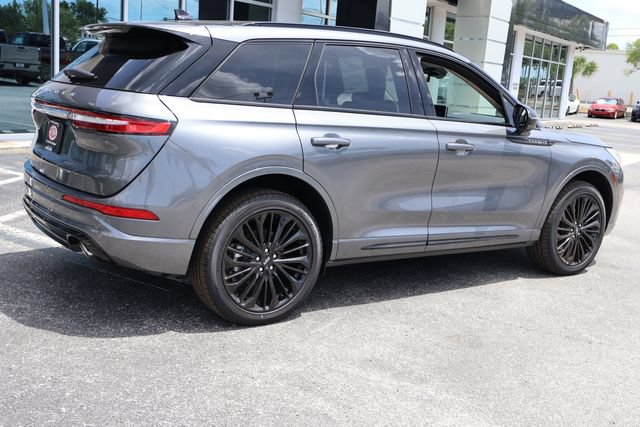 New 2025 Lincoln Corsair Reserve w/ Equipment Group 202A AWD/4WD image 7