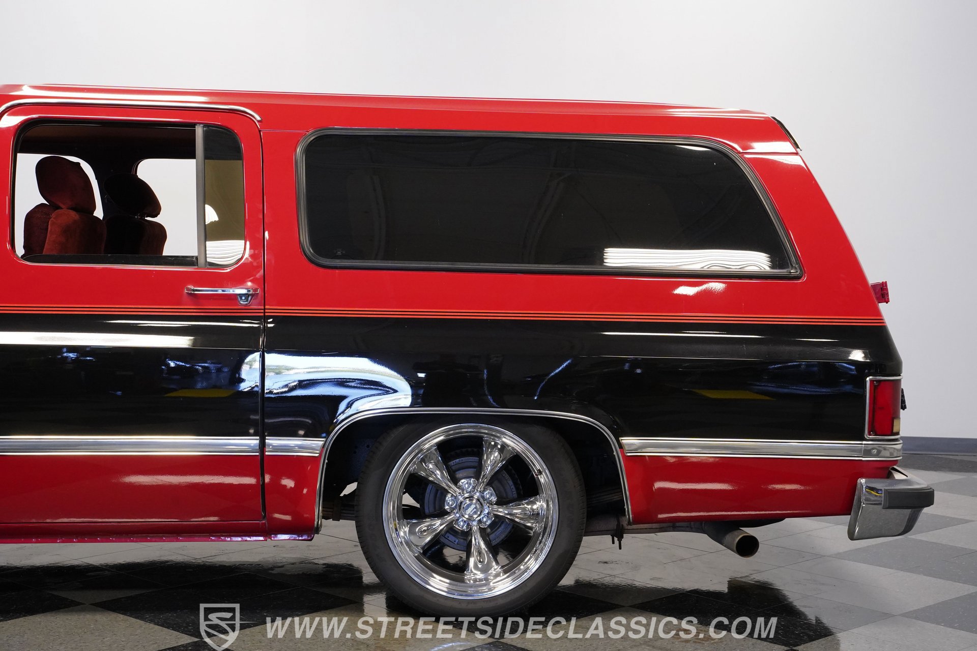Used 1987 Chevrolet Suburban 2WD image 24